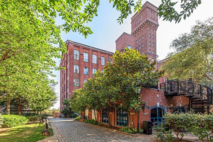 1 Bedroom Property For Sale In Manhattan Building, Bow Quarter, Fairfield Road, E3