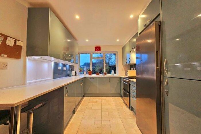 3 Bedroom Property To Rent In Hayesford Park Drive, Bromley, BR2