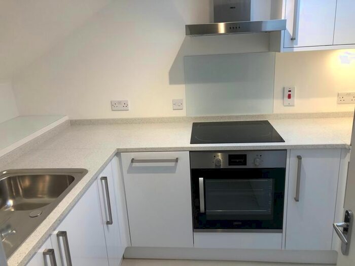 1 Bedroom Flat To Rent In Ronald Court, Oakwood Road, Bricket Wood, St. Albans, Hertfordshire, AL2