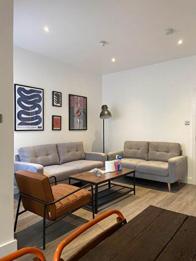 6 Bedroom Semi-Detached House To Rent In Westbourne Road, Fallowfield, M14