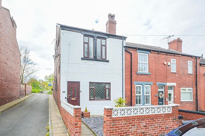 3 Bedroom End Terrace House For Sale In Ashton Road, Castleford, WF10
