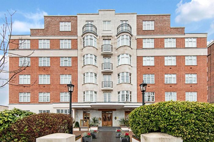 2 Bedroom Apartment To Rent In Hall Road, St John's Wood, London, NW8