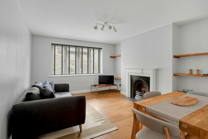 2 Bedroom Flat To Rent In Flat, Faraday Road, London, W10