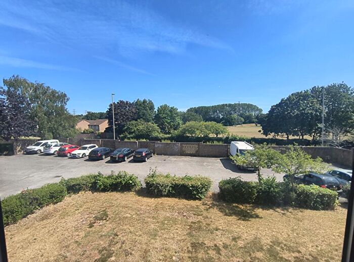 1 Bedroom Flat To Rent In Yeatminster Road, Canford Heath, BH17