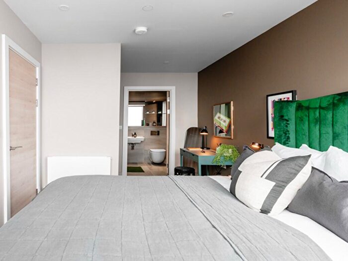 2 Bedroom Apartment To Rent In The Mercian, Broad Street, B15