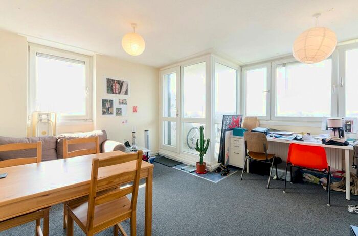 2 Bedroom Flat To Rent In St Peters Road, Kingston, Kingston Upon Thames, KT1