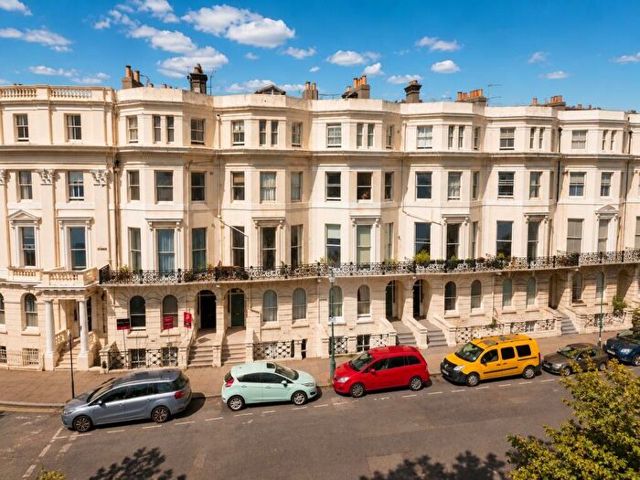 2 Bedroom Flat To Rent In St Aubyns, Hove, BN3