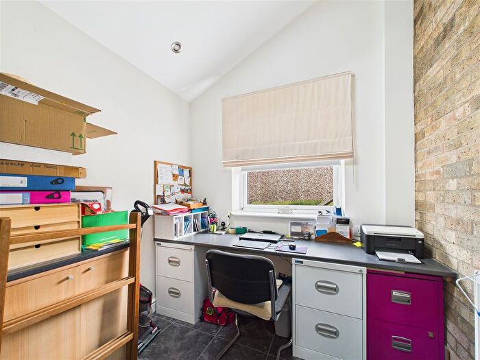4 Bedroom End Of Terrace House For Sale In Beck Road, Everthorpe, HU15