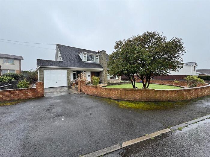 4 Bedroom Detached Bungalow For Sale In Parc Henry Lane, Ammanford, SA18