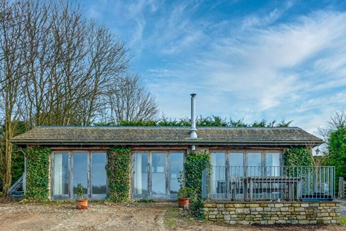 1 Bedroom Detached House To Rent In Asthall Leigh, OX29