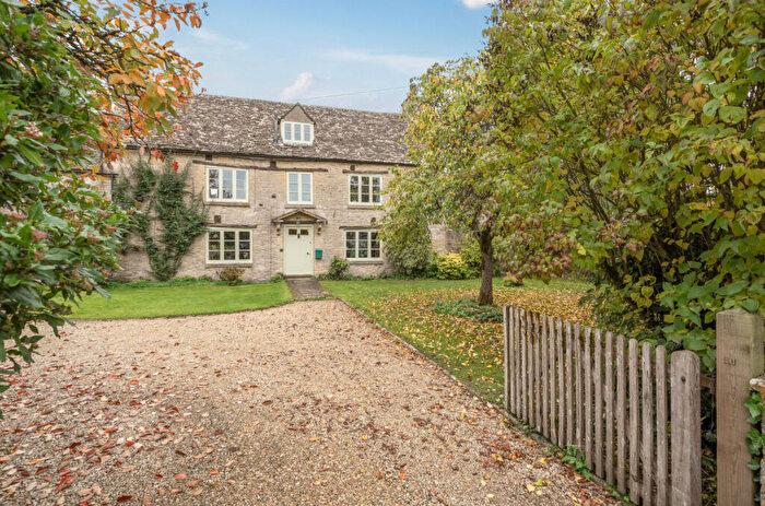 4 Bedroom Detached House For Sale In Field Assarts, Witney, Oxfordshire, OX29