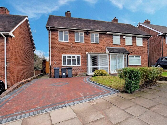 3 Bedroom Semi-Detached House To Rent In Fleming Road, Quinton, Birmingham B32
