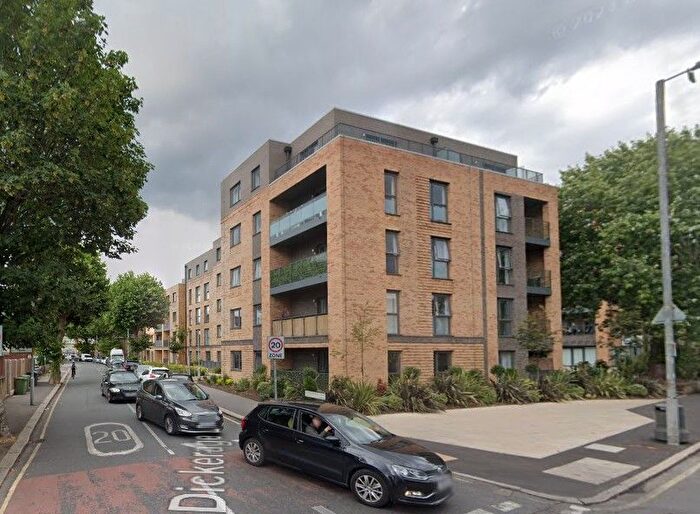 2 Bedroom Flat To Rent In Kingston Road, Surrey, Surrey, KT3