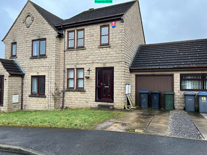 3 Bedroom Town House To Rent In Bierley, Bradford, BD4