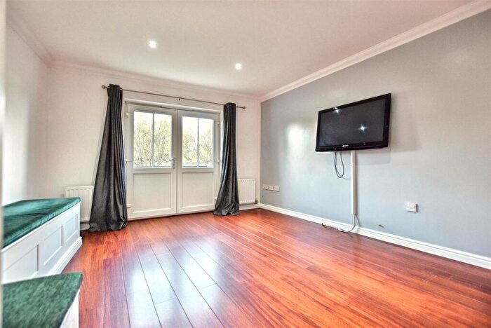 4 Bedroom Terraced House To Rent In Medway Court, Aylesford, ME20