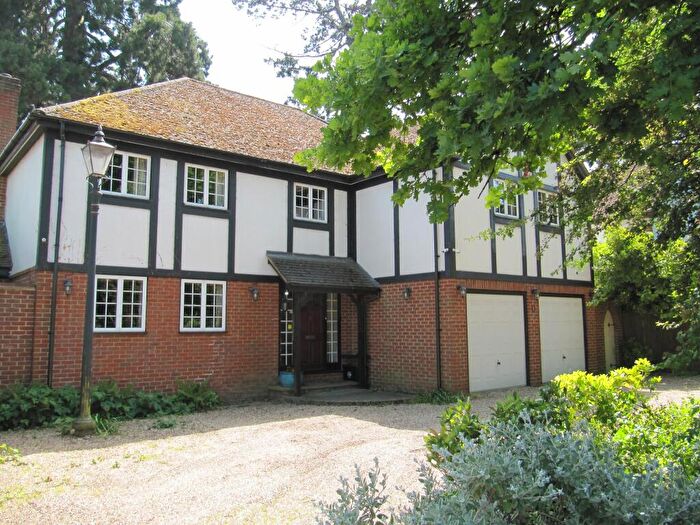 5 Bedroom Detached House For Sale In Iver, Buckinghamshire, SL0