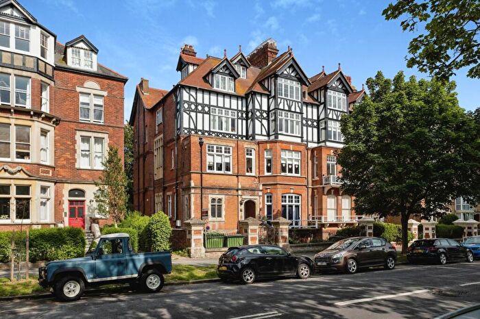 2 Bedroom Flat To Rent In Earls Avenue, Folkestone, CT20