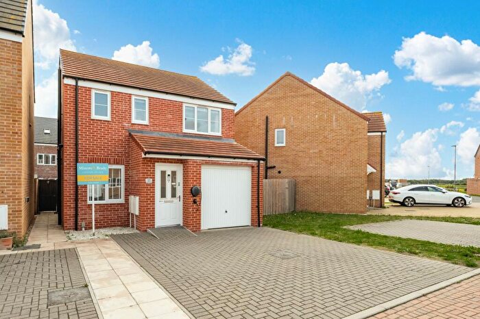 3 Bedroom Detached House For Sale In Breeze Close, Bradwell, NR31