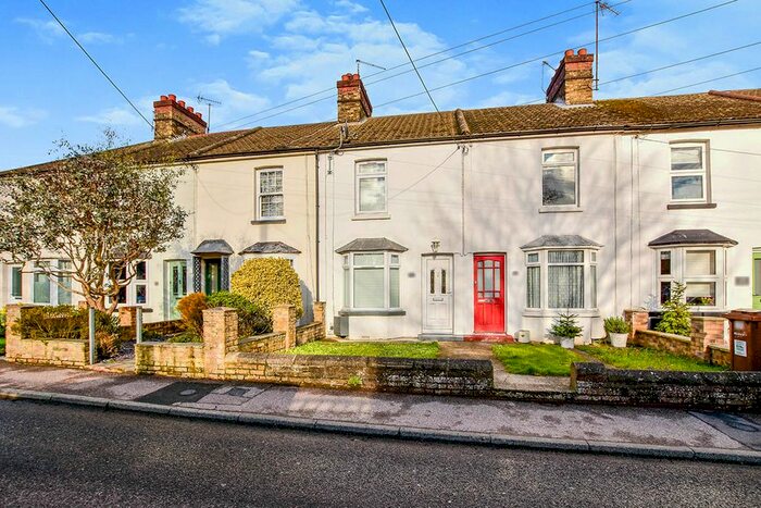 3 Bedroom Terraced House To Rent In High Street, Halling, Rochester, Kent, ME2