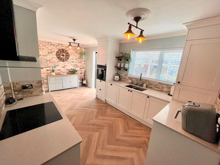 3 Bedroom Property To Rent In Cwrt Yr Ala Road, Cardiff, CF5