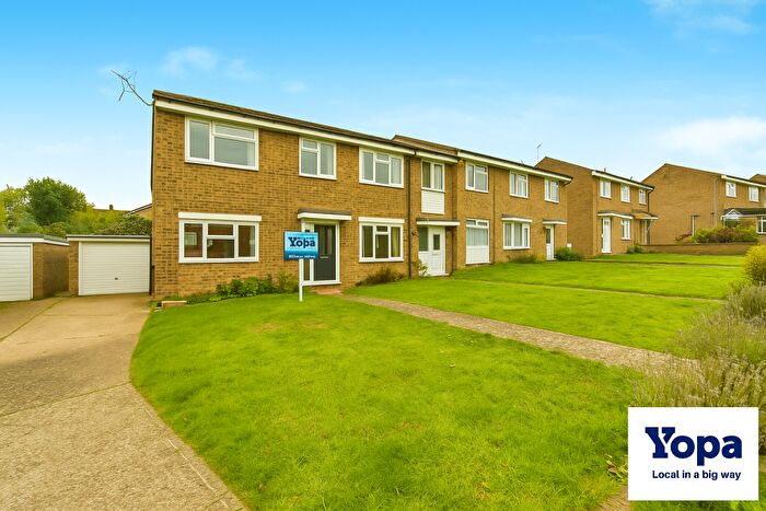 3 Bedroom End Of Terrace House For Sale In Bowmans Avenue, Hitchin, SG4