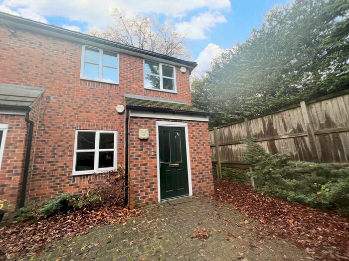 2 Bedroom Apartment To Rent In Oakbank Avenue, Old Whittington, Chesterfield, S41