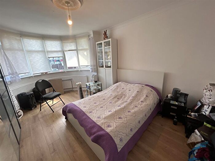 3 Bedroom Property To Rent In Pasteur Gardens, Edmonton, N18