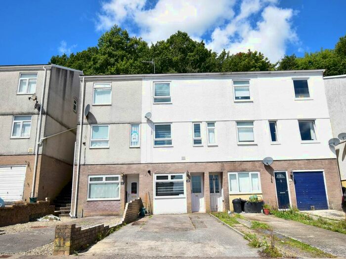 3 Bedroom Property To Rent In Hillrise Park, Clydach, Swansea SA6