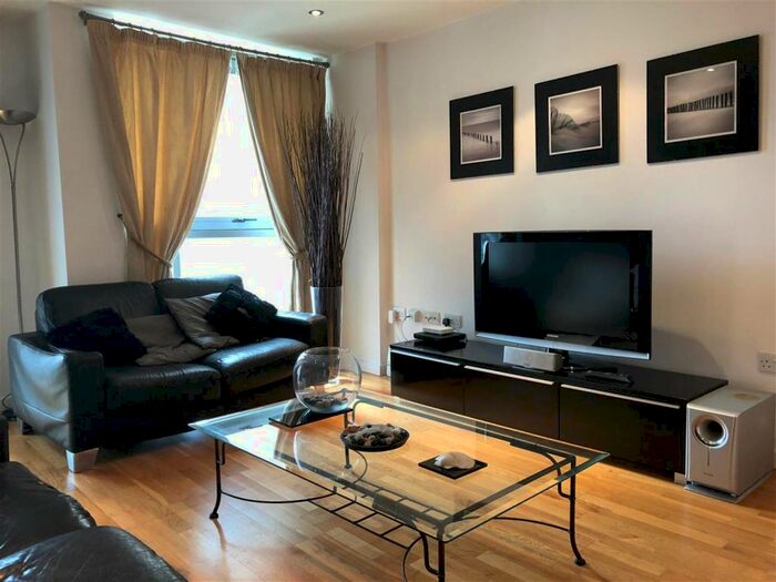 2 Bedroom Flat To Rent In Elba, Gotts Road, Leeds, LS12