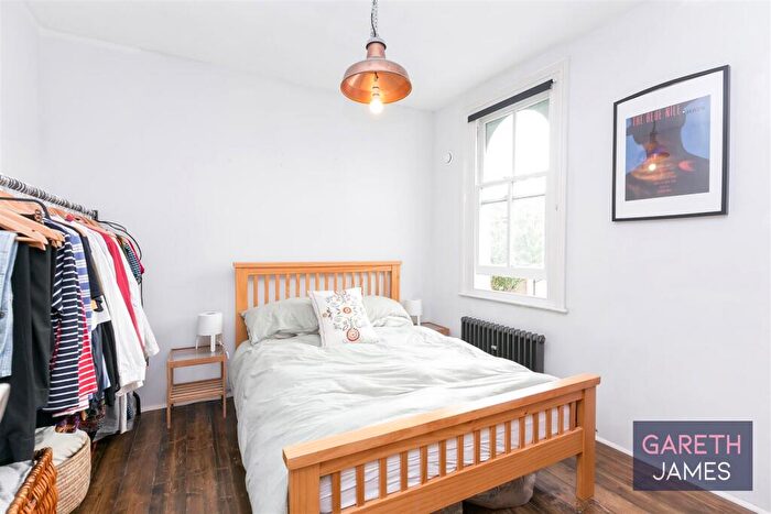 1 Bedroom End Of Terrace House To Rent In Mcdermott Road, SE15