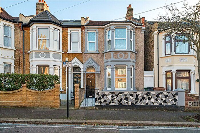 3 Bedroom End Of Terrace House For Sale In Chesterfield Road, Leyton, London, E10