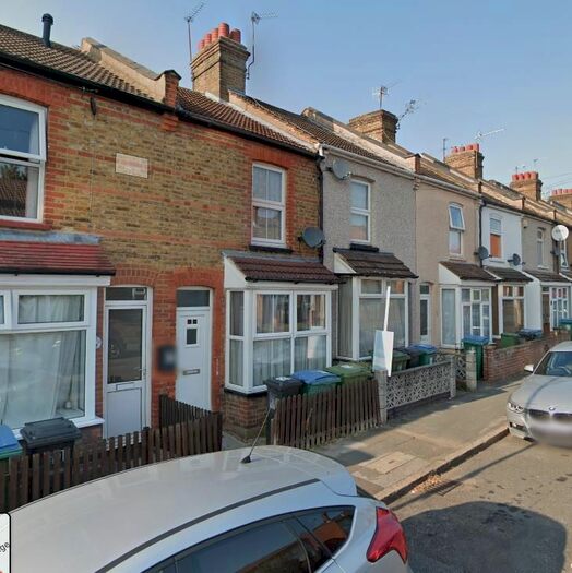 3 Bedroom Property To Rent In Brightwell Road, Watford, WD18