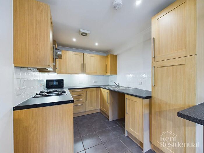 2 Bedroom Flat To Rent In Union Street, Flamboyant House Union Street, ME1