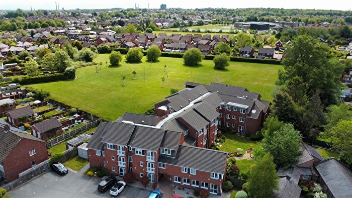 2 Bedroom Flat For Sale In Kiln Lane, Eccleston, WA10