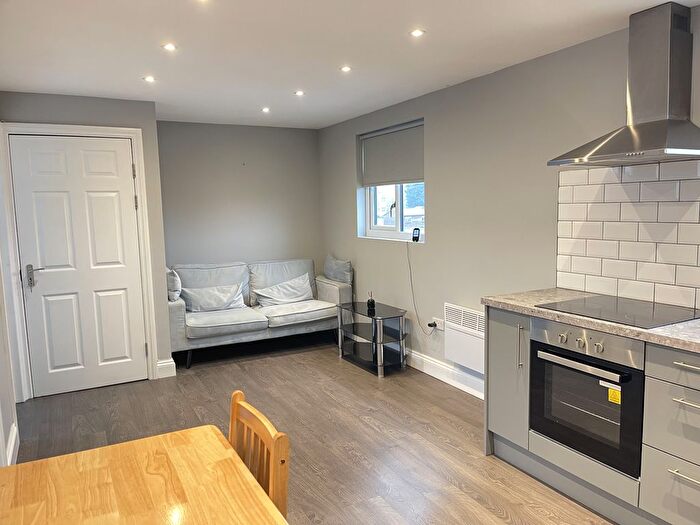 2 Bedroom Flat To Rent In Billet Road, London, E17