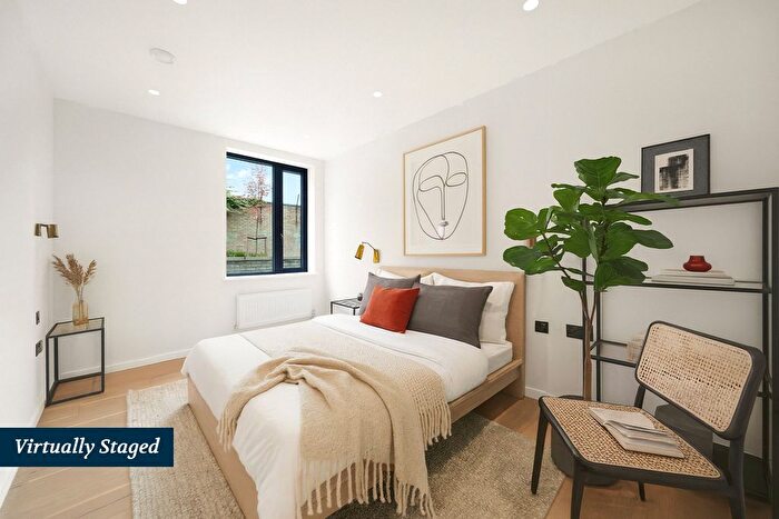 3 Bedroom Flat For Sale In Coverdale Road, Willesden Green, NW2