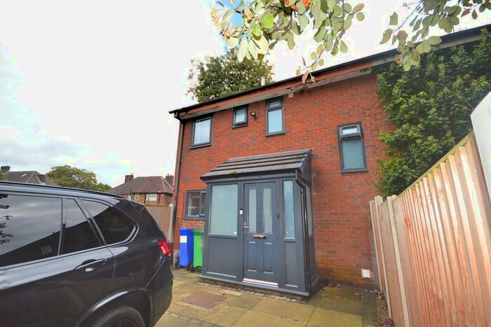 3 Bedroom Semi-Detached House To Rent In Lindwall Close, Manchester, M23