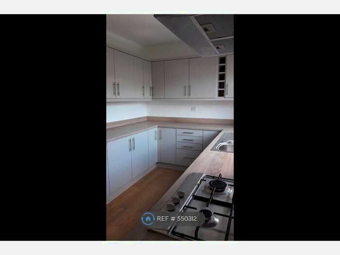 3 Bedroom Semi-Detached House To Rent In Halton Moor Avenue, Leeds, LS9