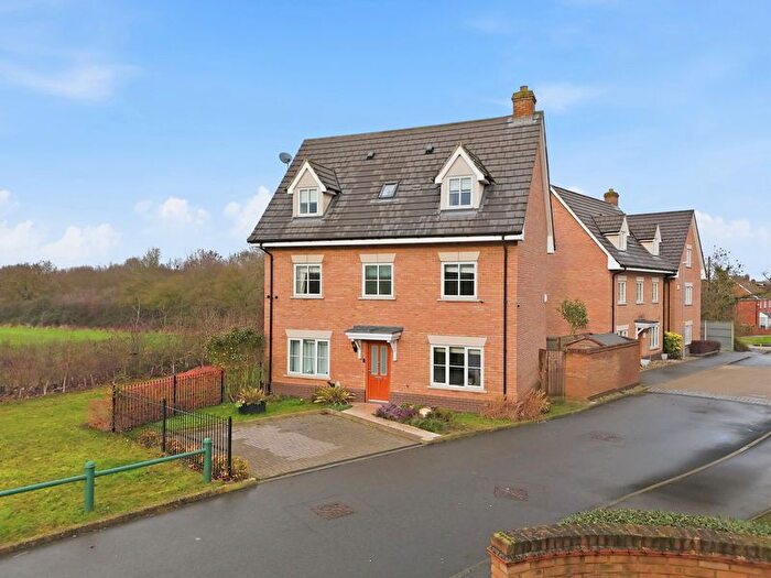 5 Bedroom Detached House For Sale In Buckingham Road, Epping, CM16