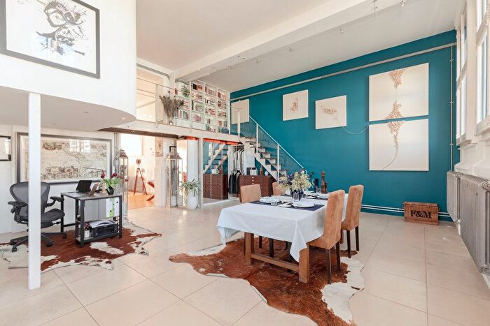 2 Bedroom Flat For Sale In Blackheath Road, Greenwich, SE10