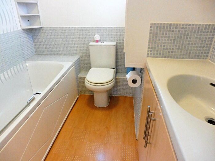 1 Bedroom Flat To Rent In Tree Hamlets, Poole, Dorset, BH16