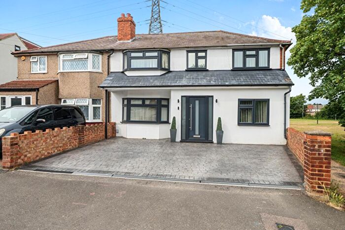 4 Bedroom Semi Detached House To Rent In Whitby Road, Slough, SL1