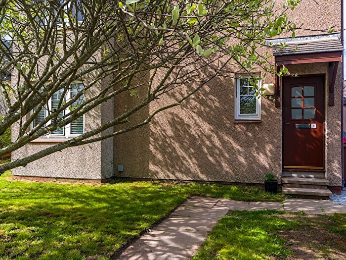 2 Bedroom Flat For Sale In Loriston Close, Aberdeen, AB12