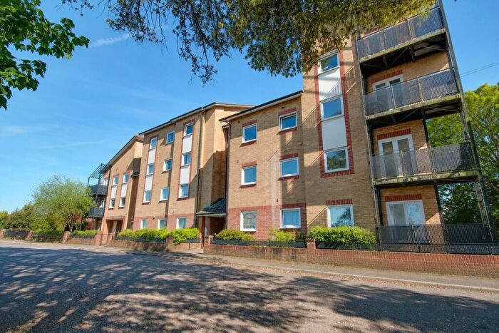 2 Bedroom Flat For Sale In Bitterne Manor! No Forward Chain! Water Views! Balcony!, SO18