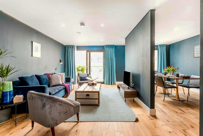 3 Bedroom Flat To Rent In Northdown Street, Kings Cross, London, N1