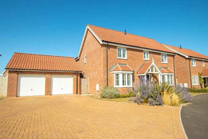 4 Bedroom Detached House For Sale In Poppy Crescent, Hunstanton, PE36