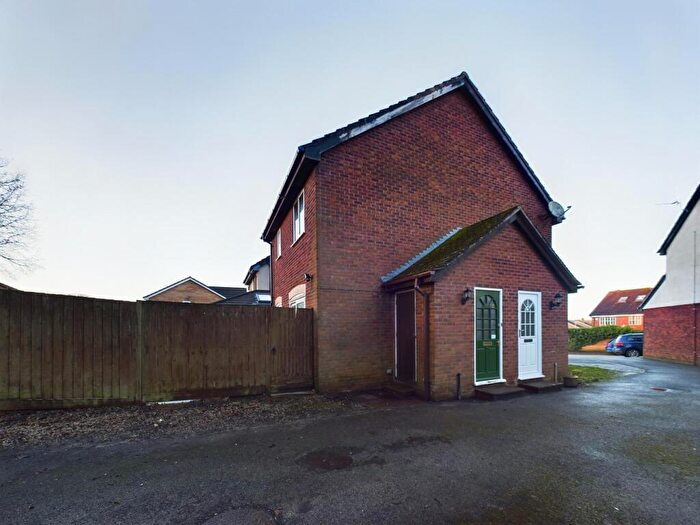 1 Bedroom Terraced House To Rent In Hawkley Drive, Tadley, RG26