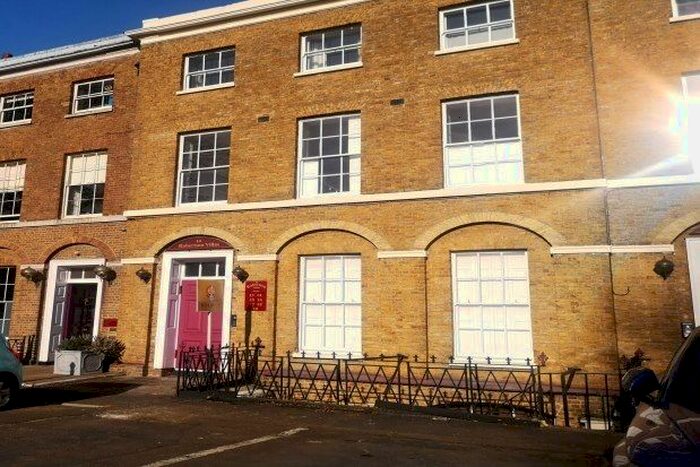 1 Bedroom Flat To Rent In New Road, Rochester ME1