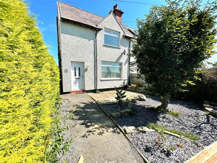Semi-Detached House To Rent In Farm Road, Garden City, Deeside, Flintshire, CH5