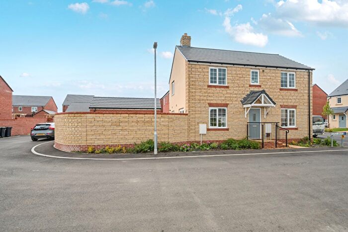 3 Bedroom Detached House For Sale In Maple Drive, Lyneham, SN15